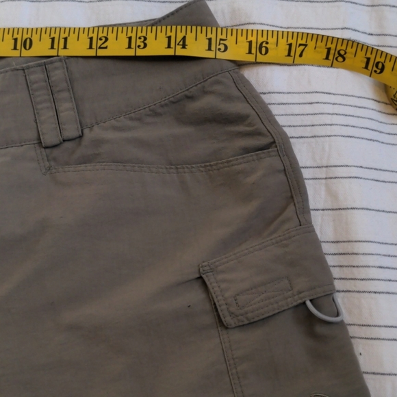 North Face Hiking Shorts - Picture 5 of 5
